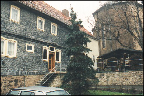 Pfarrgebäude, April 1991