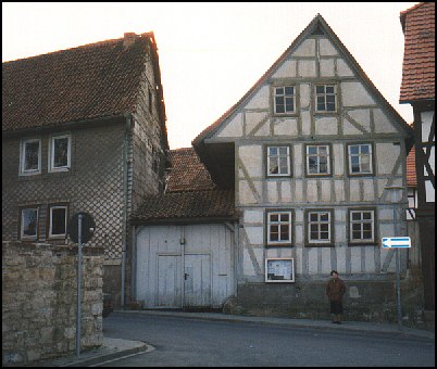 Adamscher Bauernhof, Blick von Kirchstr., April 1997